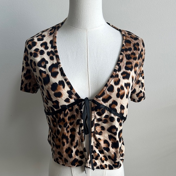 French Pastry Women’s Leopard Print Y2K Style Crop Cardigan Feminine Glam Top M - Picture 1 of 6